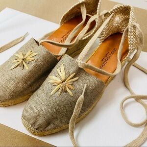 ANDRE ASSOUS Tan Embroidered Wedge 8 1/2